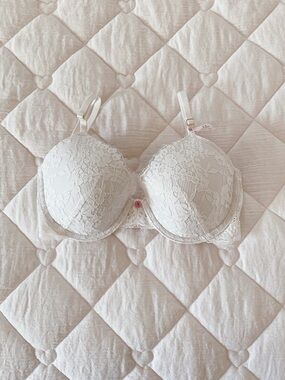 𝜗𝜚victoria’s secret lace lightly lined perfect coverage bra𝜗𝜚